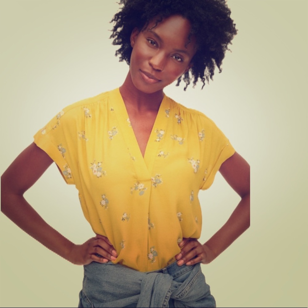 Gap Short Sleeve VNeck Floral Blouse